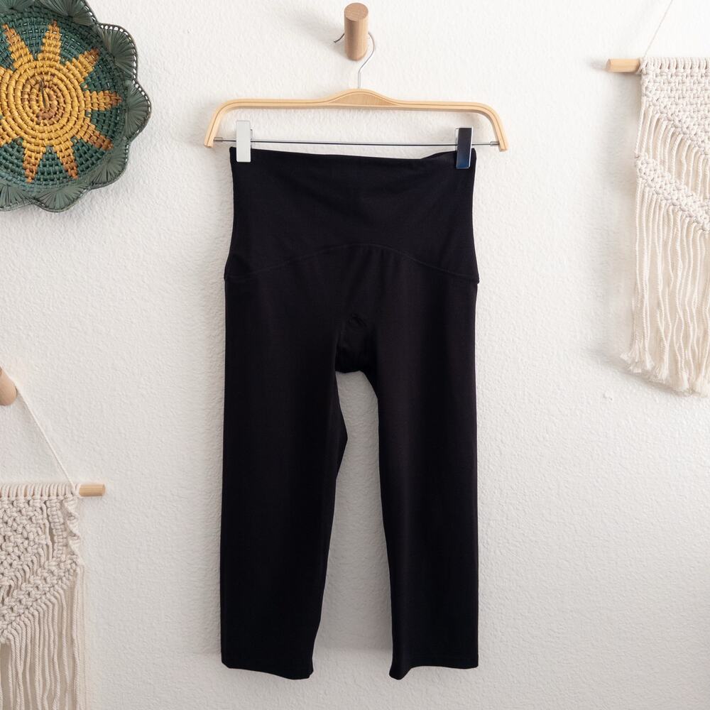 Spanx by Sara Blakely Black Capri Leggings Size Small